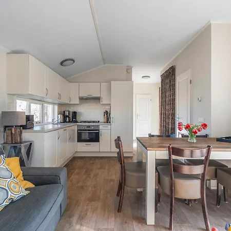 Zeekraal In Groote Keeten Chalet