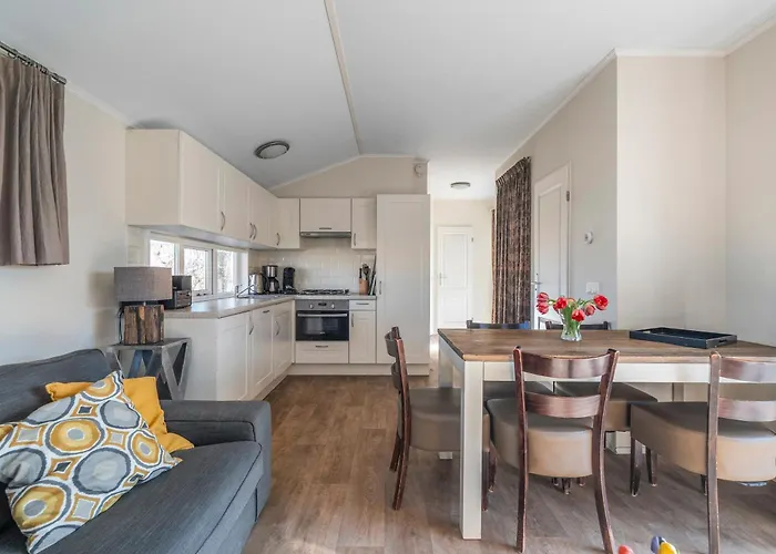 Zeekraal In Groote Keeten Chalet